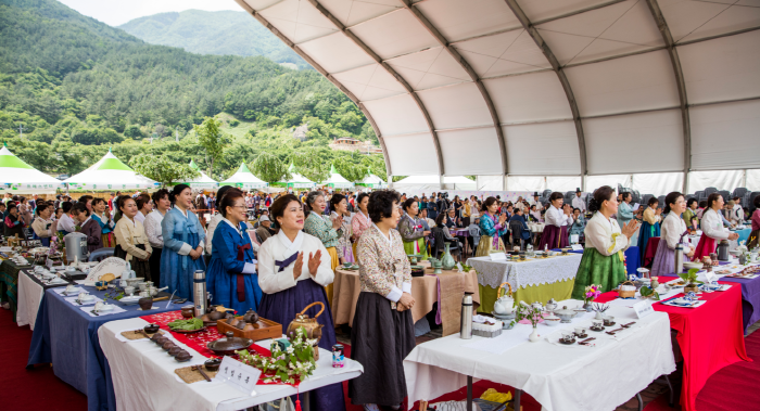 河东野生茶文化庆典(하동 야생차문화축제)