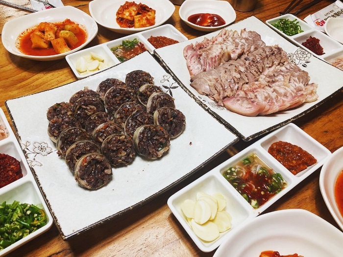 Saetojong Wangsundae(새토종왕순대) Saetojong Wangsundae(새토종왕순대)