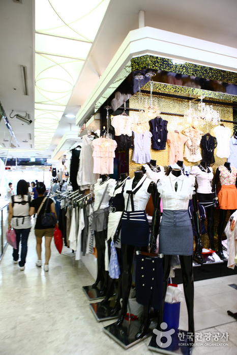 美利來(Miliore)(新村店)(밀리오레 (신촌점))