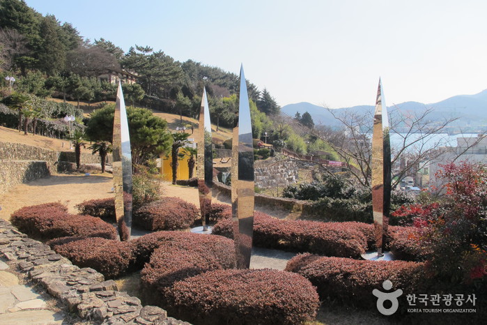 南望山雕刻公園(남망산 조각공원)