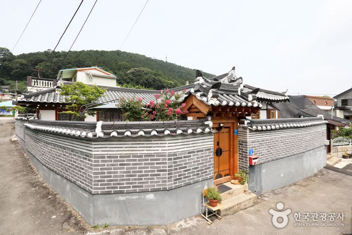 鳳凰齋韓屋guesthouse[韓國觀光品質認證/Korea Quality] 봉황재 한옥 게스트하우스  [한국관광 품질인증/Korea Quality]