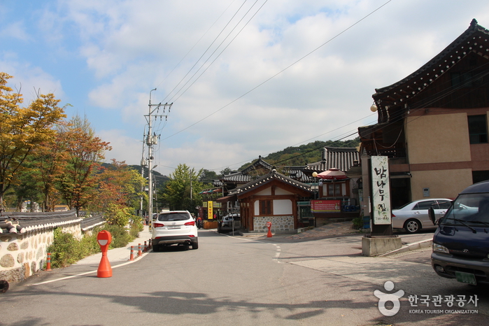 南漢山城傳統美食村(남한산성 전통음식마을)