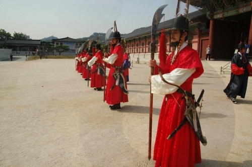 Palace Royal Guard Changing Ceremony (수문장 교대의식) Palace Royal Guard Changing Ceremony (수문장 교대의식)