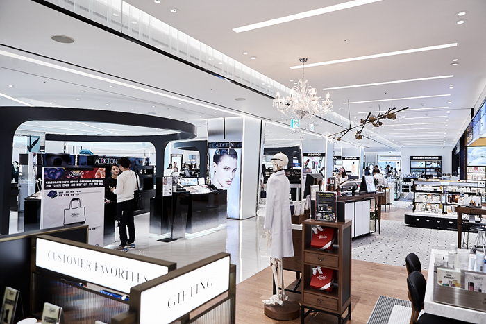 Shinsegae Duty Free Shop - Myeong-dong Branch (신세계면세점 명동점)
