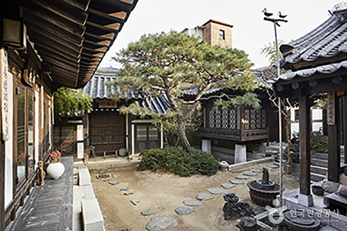 Rakkojae Seoul Bukchon Hanok Hotel [Korea Qaulity] / 락고재 서울 북촌 한옥호텔 [한국관광 품질인증/Korea Quality]