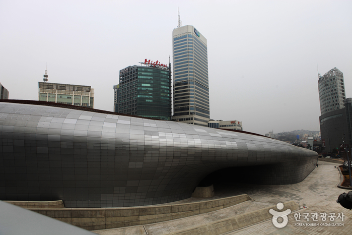 Dongdaemun Design Plaza (동대문디자인플라자(DDP)) Dongdaemun Design Plaza (동대문디자인플라자(DDP))