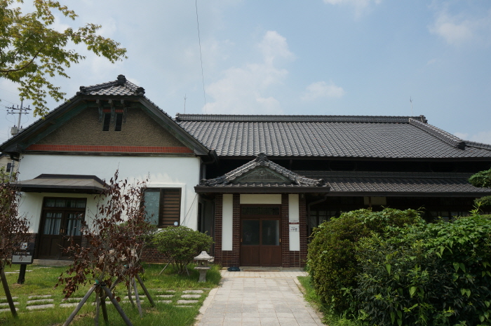 日本人地主家屋（일본인지주가옥）