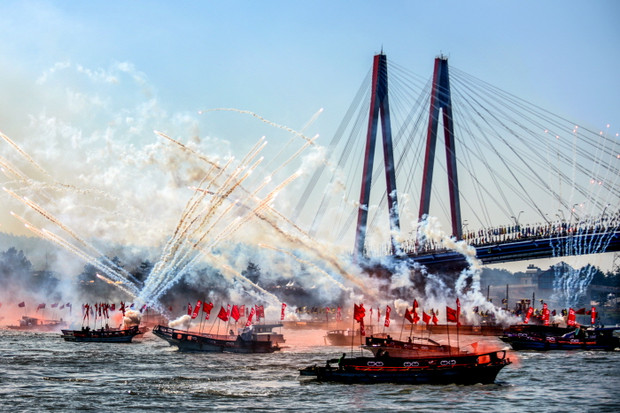 Фестиваль великой битвы при Мённяне (명량대첩축제)
