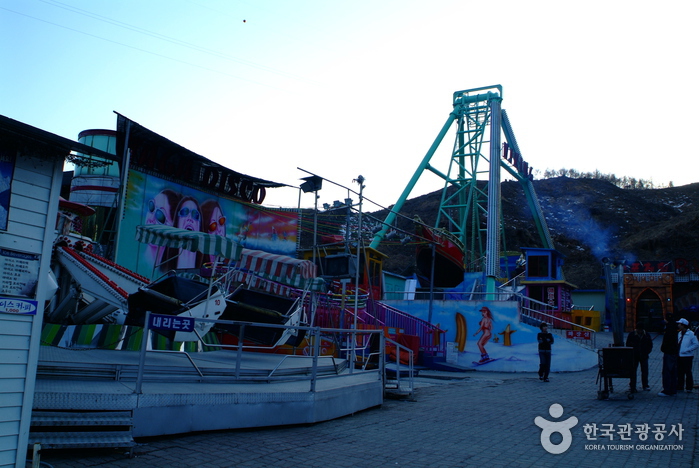 Зона отдыха Канчхон (강촌유원지)