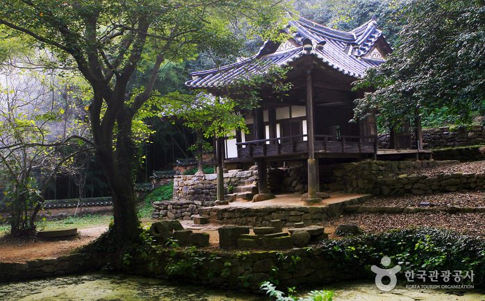 Деревня Канголь маыль (보성 강골마을)